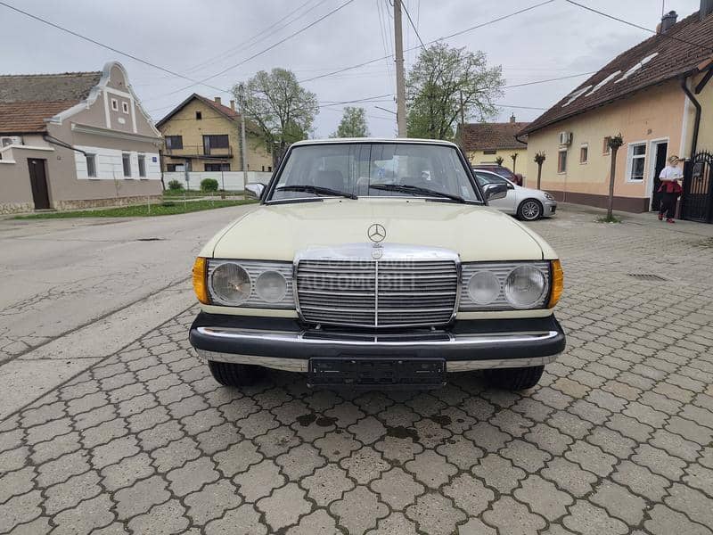Mercedes Benz W123 200D