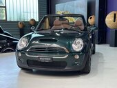 MINI Cooper S Sidewalk