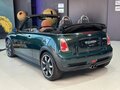 MINI Cooper S Sidewalk