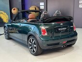 MINI Cooper S Sidewalk