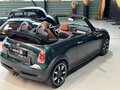 MINI Cooper S Sidewalk