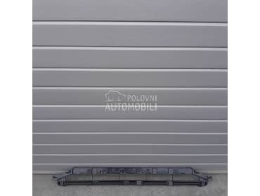 Donja resetka u braniku za Audi Q7 od 2014. do 2019. god.