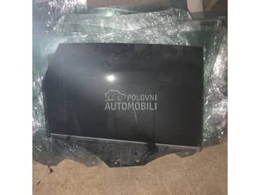 Zadnje desno staklo zatamljeno za Audi Q5 od 2008. do 2016. god.
