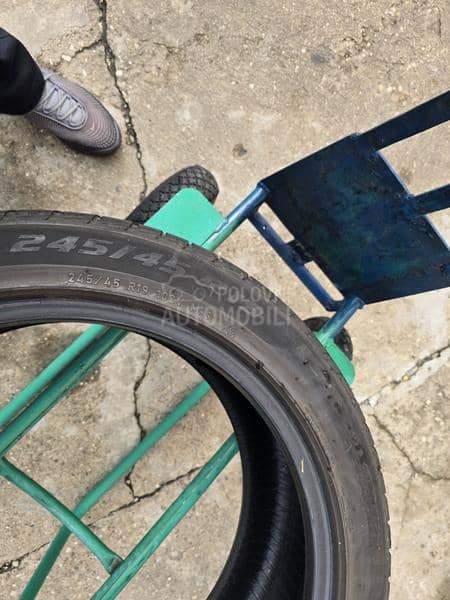 Pirelli 245/45 R19 Zimska