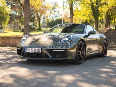 Porsche 911 4gts targa