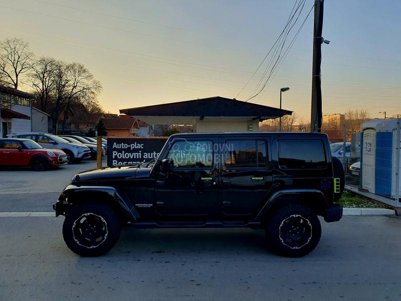 Jeep Wrangler UNLIMITED SAHARA