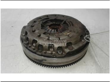 Set kvacila i zamajac za BMW 520