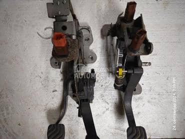 Pedale 1.6dci sa senzorina za Nissan X-Trail