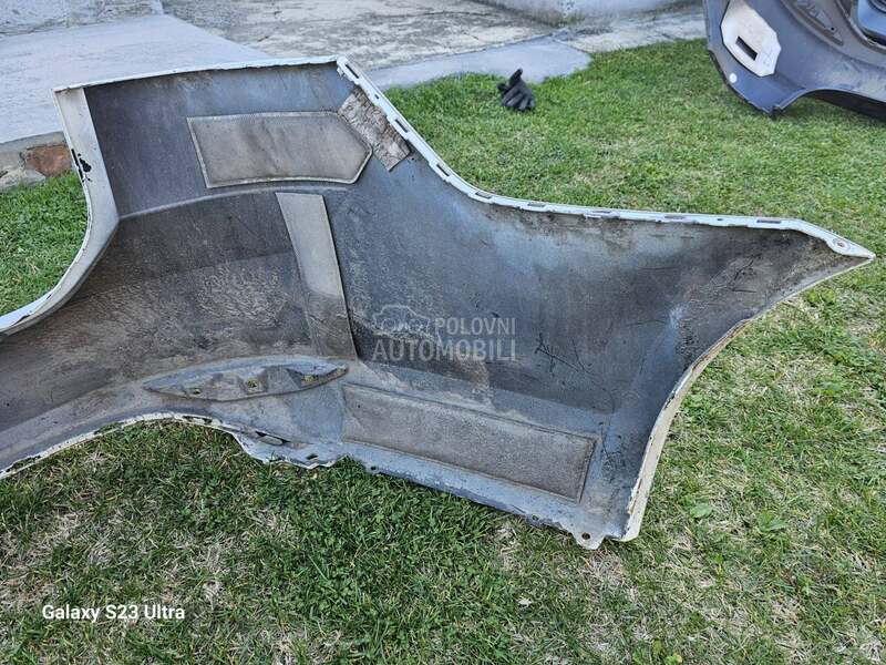 BRANIK zadnji Karavan