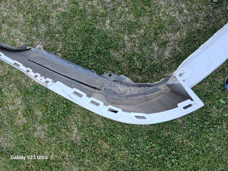 BRANIK zadnji Karavan