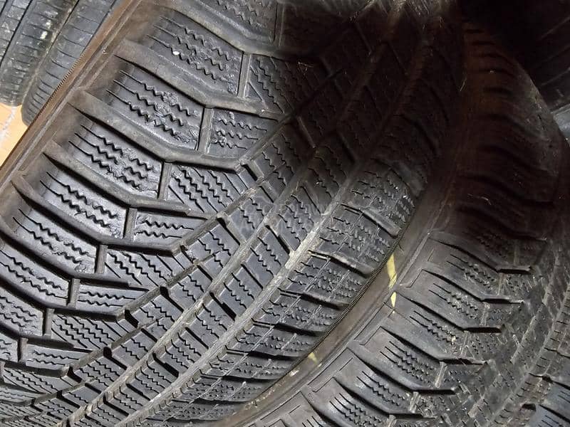 Hankook 215/60 R16 Zimska