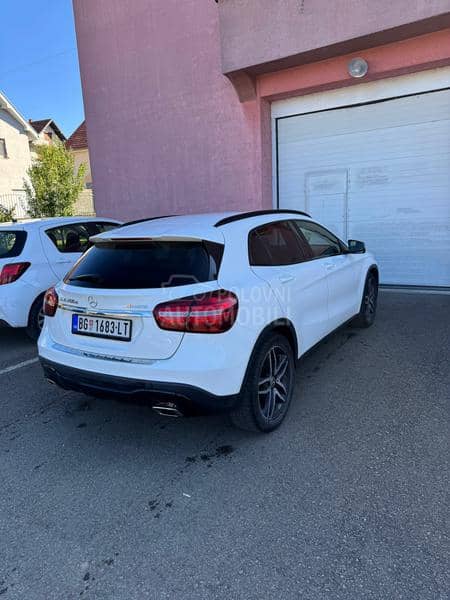 Mercedes Benz GLA 220 