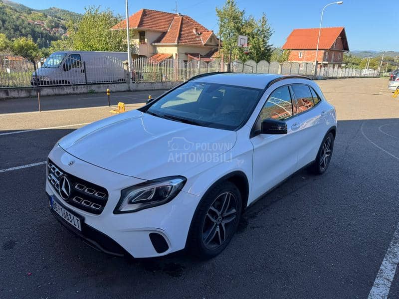 Mercedes Benz GLA 220 