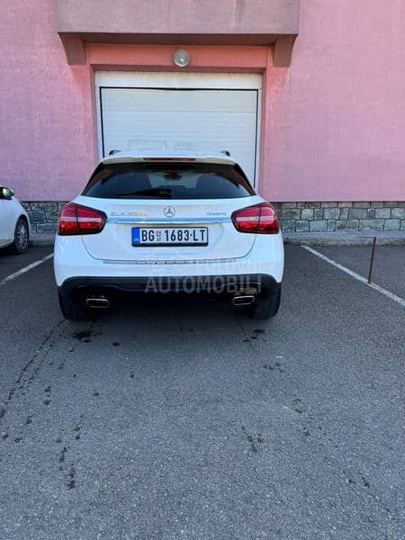 Mercedes Benz GLA 220 