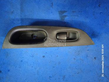 Prekidač zadnjeg prozora za Nissan X-Trail od 2014. do 2021. god.