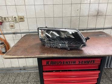 Desni far za Škoda Octavia