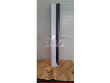 Lajsna na vozacevim vratima za Audi Q5 od 2017. do 2025. god.