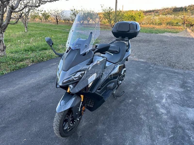 Yamaha TMAX Tech MAX