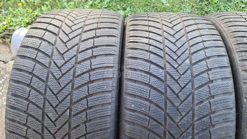 Bridgestone 275/35 R21 Zimska