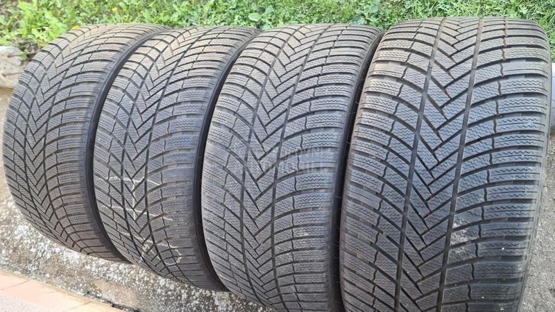 Bridgestone 275/35 R21 Zimska