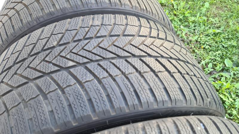 Bridgestone 275/35 R21 Zimska