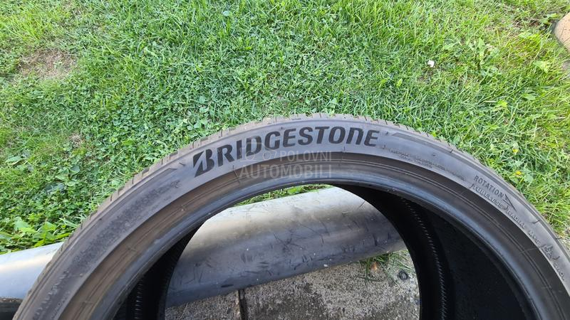 Bridgestone 275/35 R21 Zimska