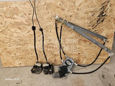 UNUTRASNJA BRAVA PODIZAC za Renault Clio od 2001. do 2003. god.