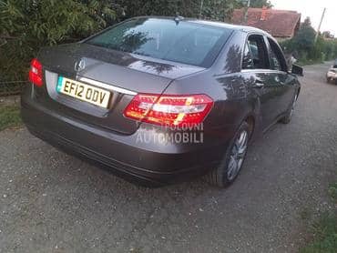 Mercedes Benz E Klasa far -  kompletan auto u delovima