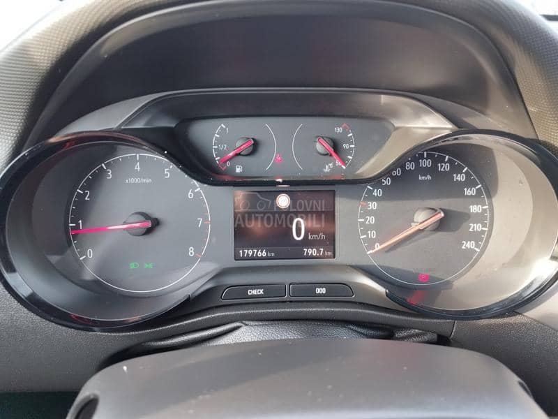 Opel Crossland X  1.5D