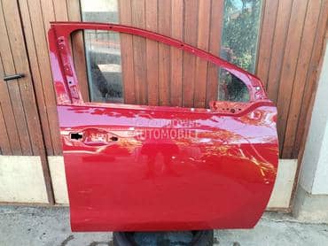 Prednja desna vrata,  crvena za Peugeot 208 od 2012. do 2020. god.