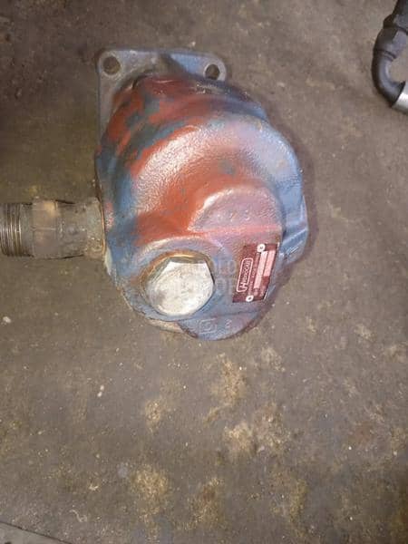 Hidraulicna pumpa i razdelnik