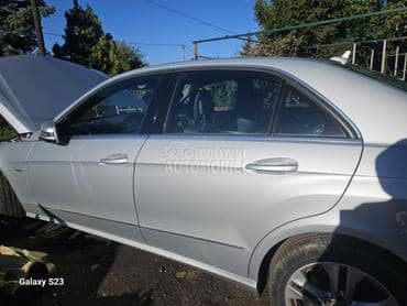 W212 E Klasa Desna vrata za Mercedes Benz E Klasa od 2009. do 2011. god.
