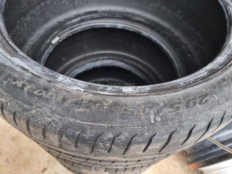 Pirelli 295/35 R21 Letnja