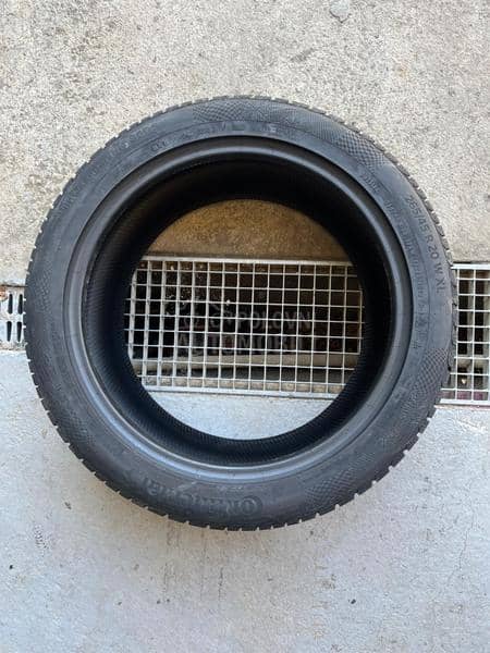 Continental 295/40 R20 Zimska