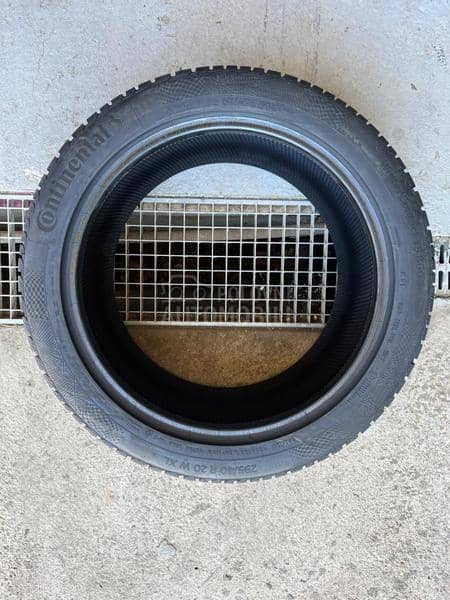 Continental 295/40 R20 Zimska