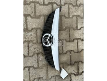 Maska sa znakom za Mazda 6 od 2005. do 2007. god.