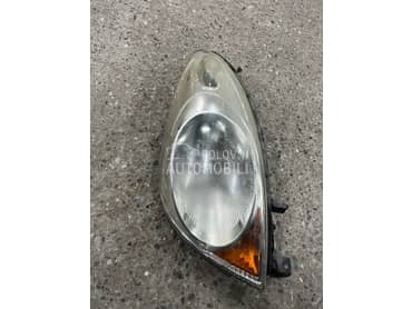 Far desni za Nissan Note od 2006. do 2012. god.