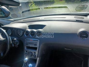 KOMANDNA TABLA za Peugeot 308 od 2008. do 2014. god.