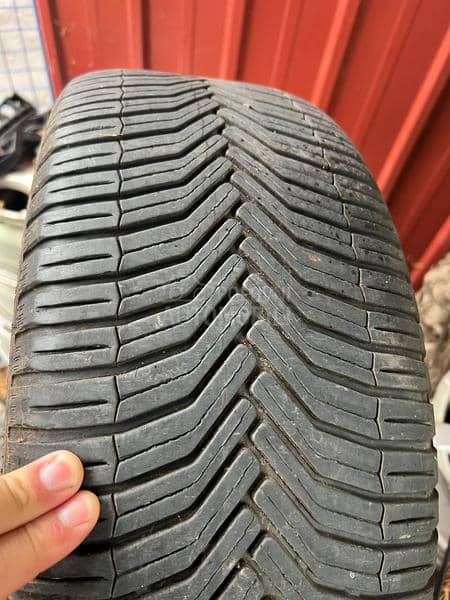 Michelin 215/55 R17 Letnja