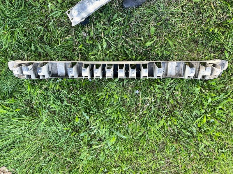 nosac branika zadnji