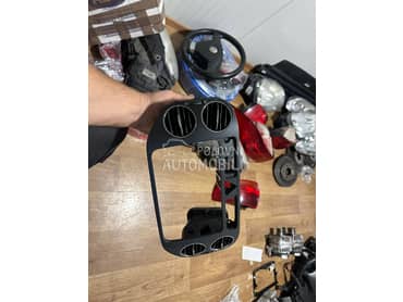 Središna konzola za Volkswagen Golf Plus od 2004. do 2012. god.