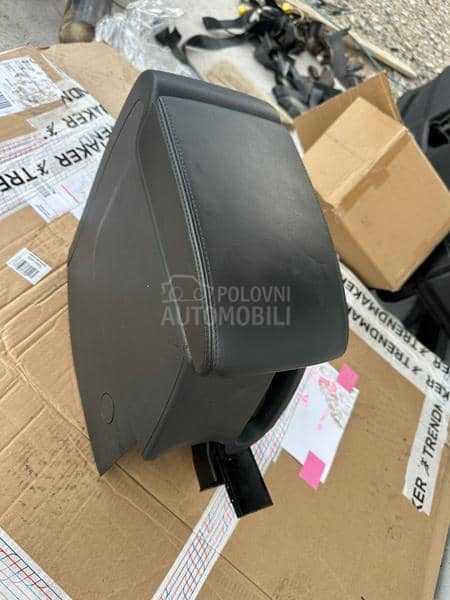 Naslanjač za ruku kožni