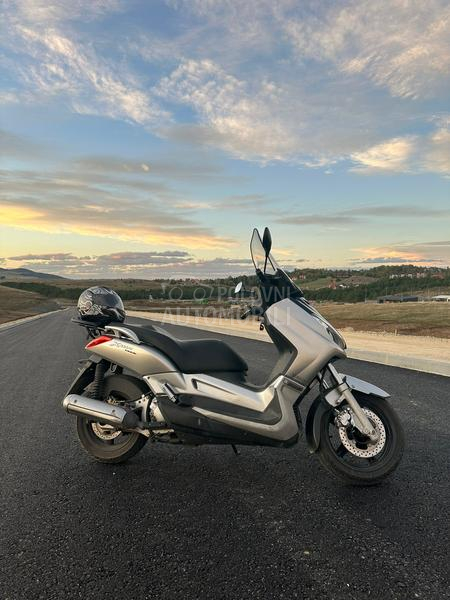 Yamaha X Max 250