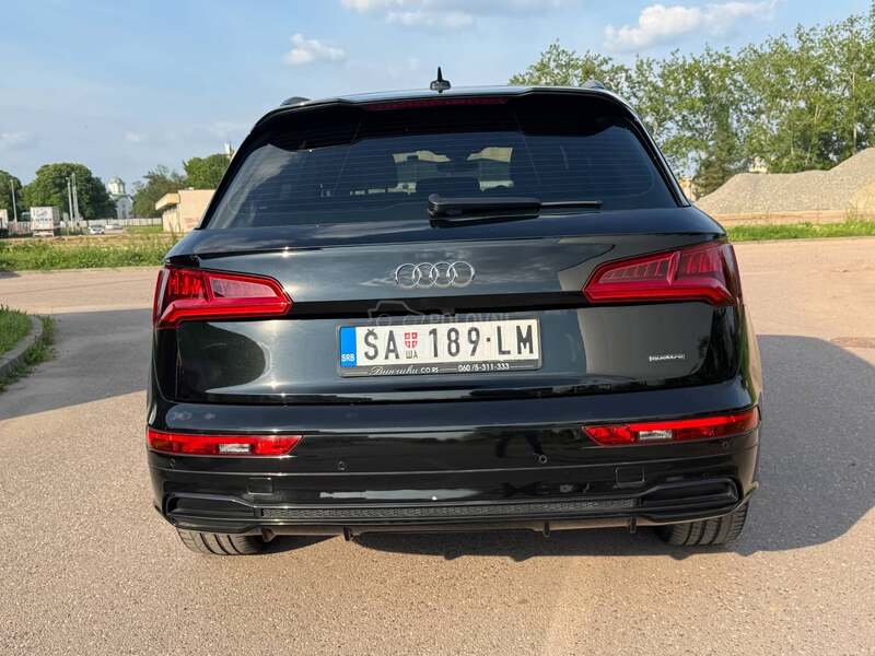 Audi Q5 2.0 2xSLin,BLACK-FUL