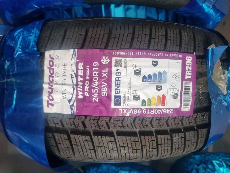 Tourador 275/35 R19 Zimska