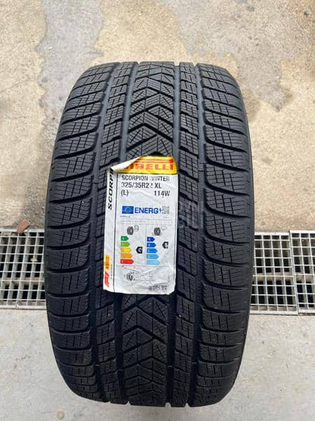 Pirelli 325/35 R22 Zimska