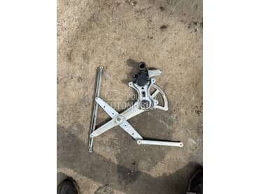 Podizač stakla za Toyota RAV 4 od 2002. do 2005. god.