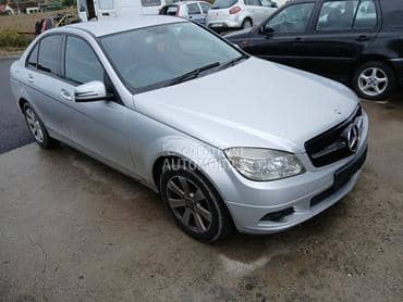 Mercedes Benz C Klasa 2009. god. -  kompletan auto u delovima