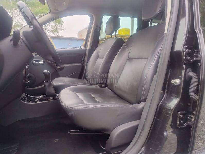 Dacia Duster 1.6