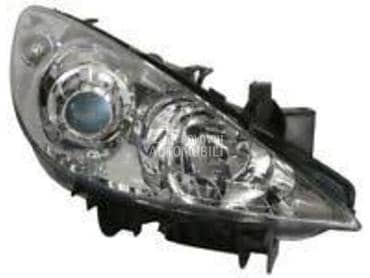 Desni far za Peugeot 307